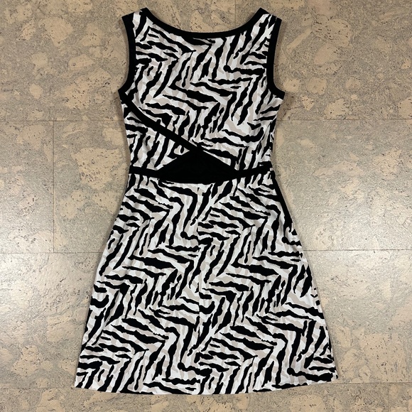 Karen Millen Zebra Dress Size 6 - Picture 3 of 15